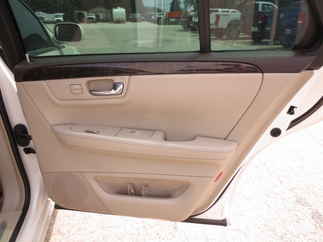 2011 Cadillac DTS 4 Door Sedan   DTS