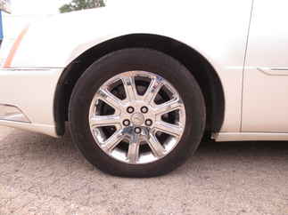 2011 Cadillac DTS 4 Door Sedan   DTS