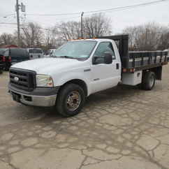2007 Ford F350 Regular Cab Flatbed XL