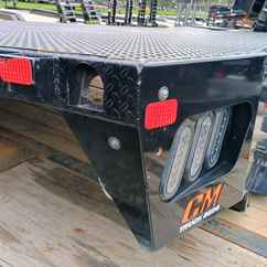 Used CM 14.3 x 97 RD Flatbed Truck Bed