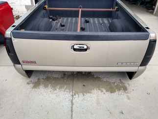 Used Truck Bed only 99-07 Chevy/GMC Sierra 6.5 ft OEM Short Bed Single Rear Wheel